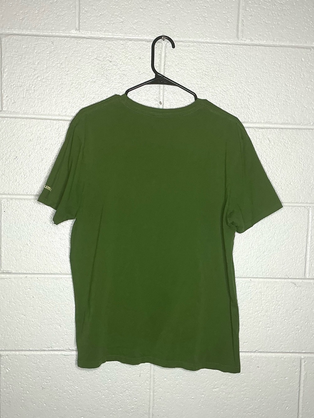 < Columbia Sportswear Green Circle Logo Men’s T-Shirt Size Large > - Picture 3 of 3